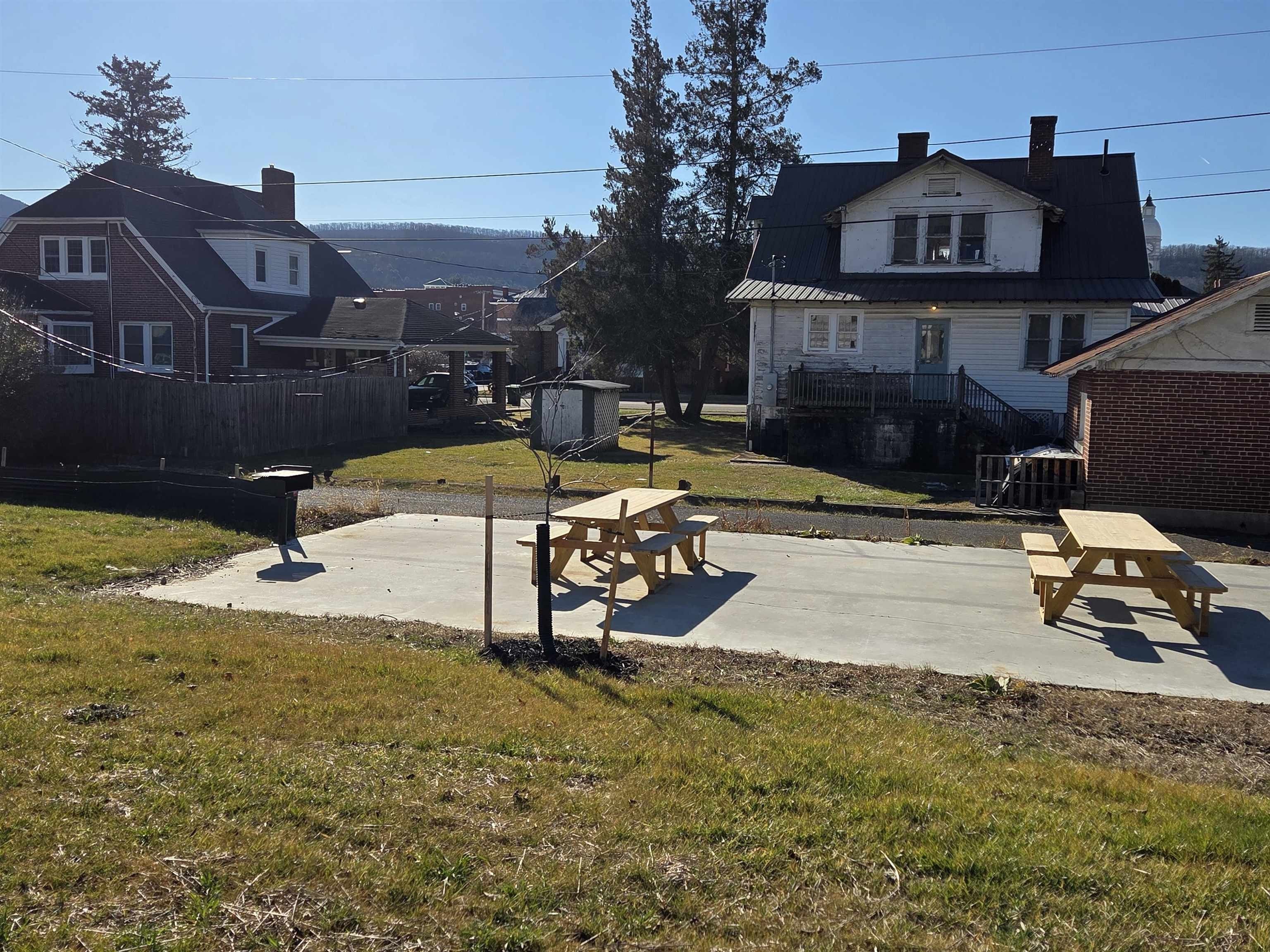 409 N Washington Avenue. Pulaski, VA 24301