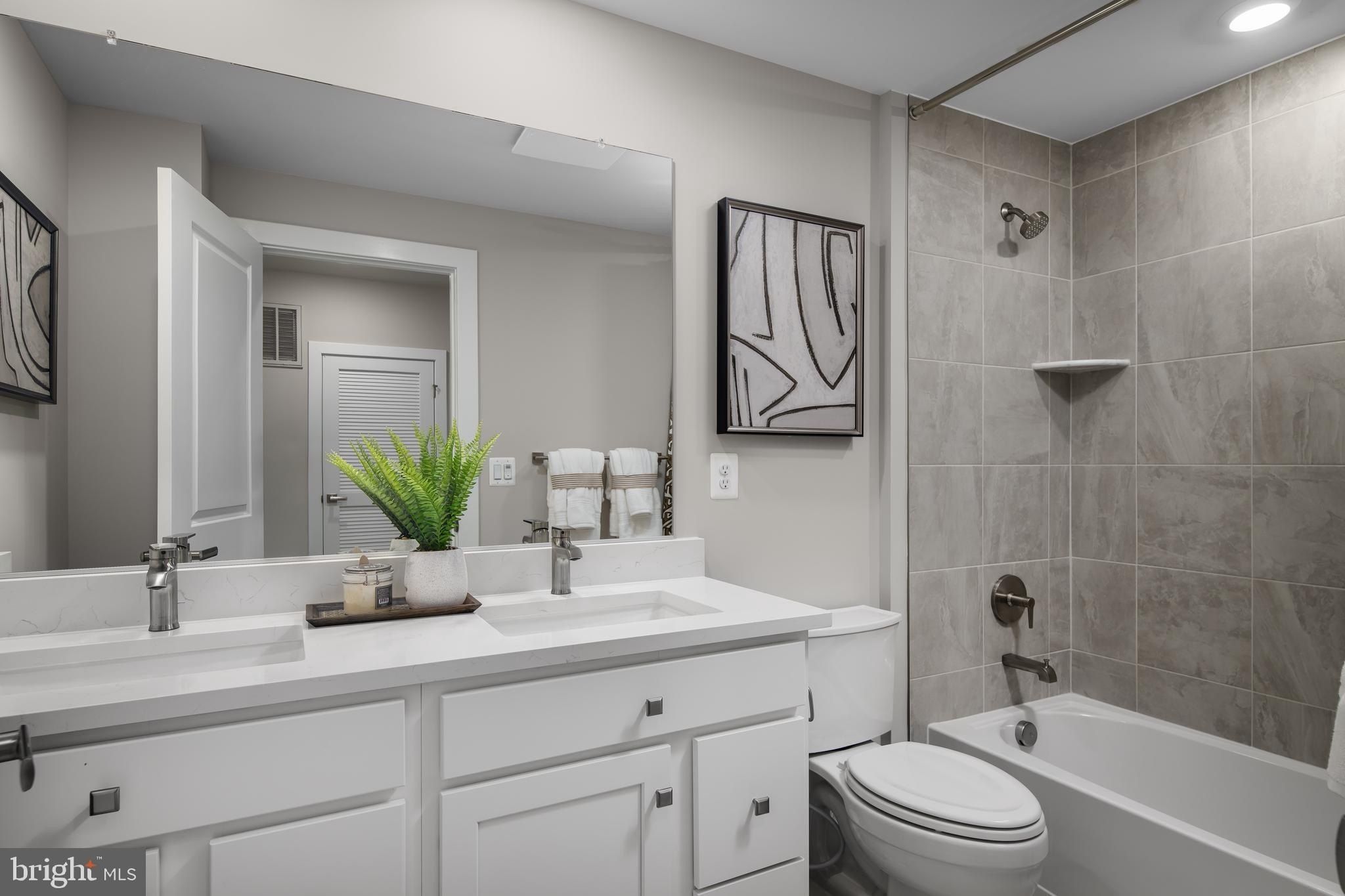 21843 Express Ter Lot 1061. Ashburn, VA 20147