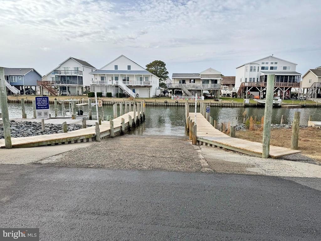 Squid Circle Lot 2266. Greenbackville, VA 23356