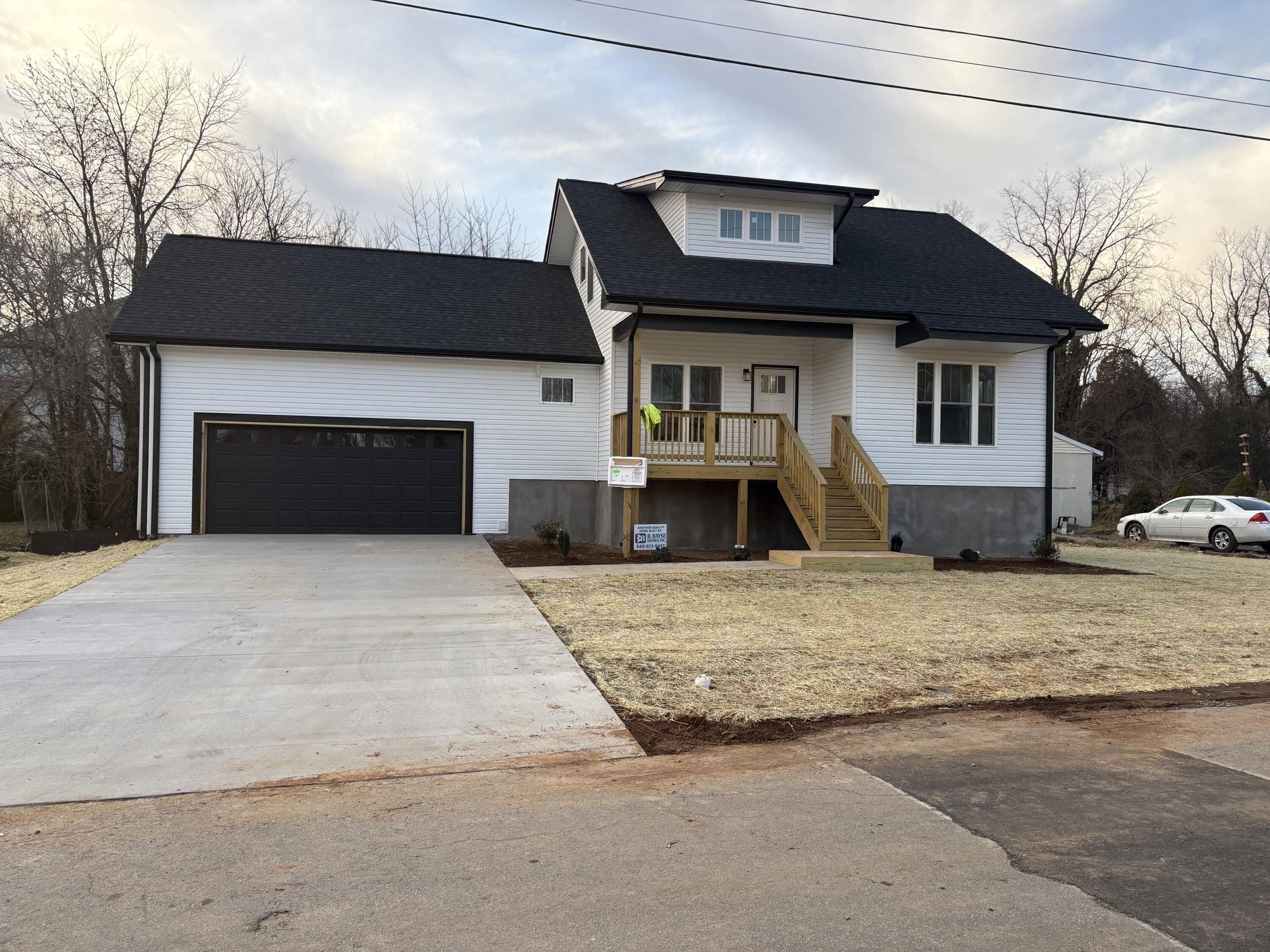 415 7Th St. Vinton, VA 24179