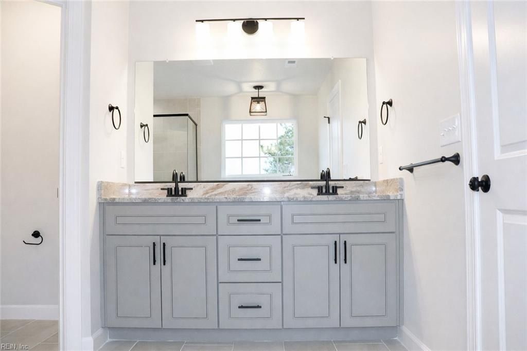 8 Apron Drive. Suffolk, VA 23434