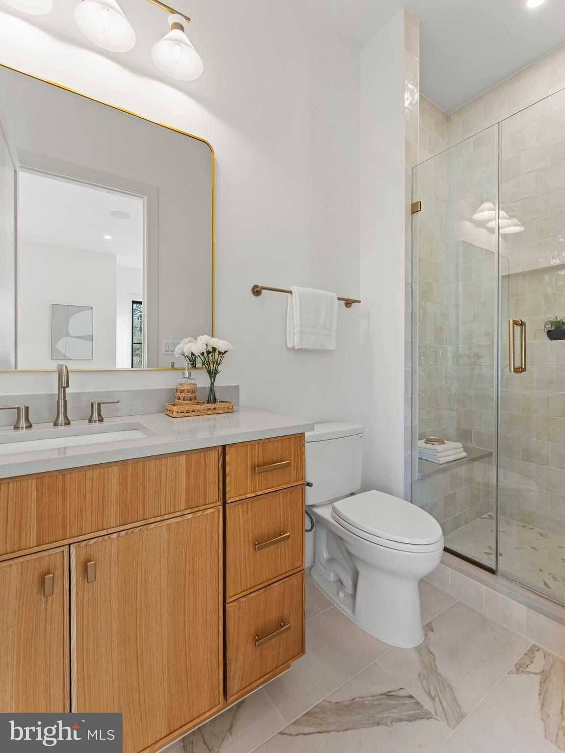 406 Dove Circle Sw. Vienna, VA 22180