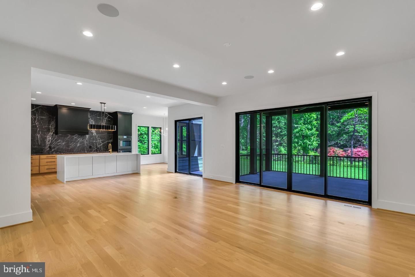 930 Fairway Drive Ne. Vienna, VA 22180