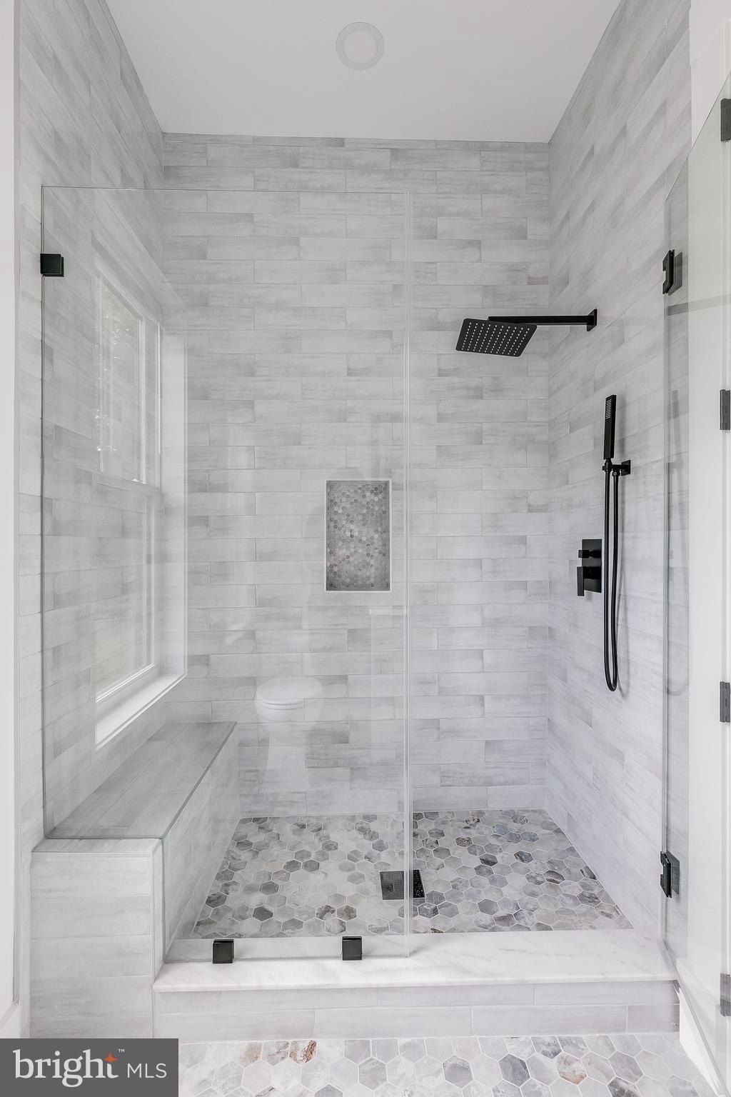 2817 Derek Road. Alexandria, VA 22306