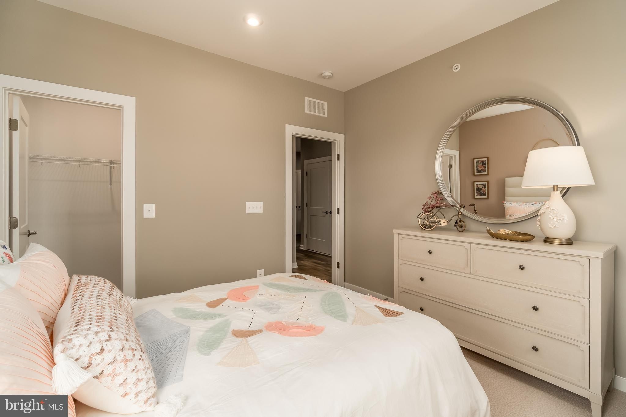 1047 Inferno Terrace Se. Leesburg, VA 20175