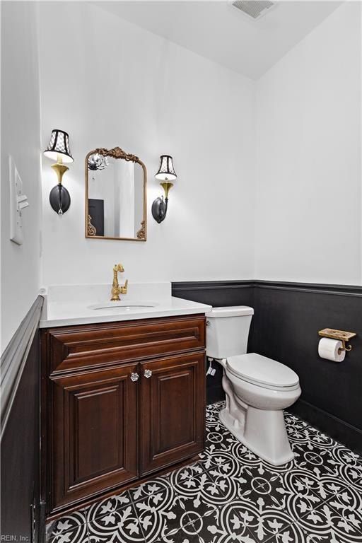 1 Ac Hosier Road. Suffolk, VA 23434