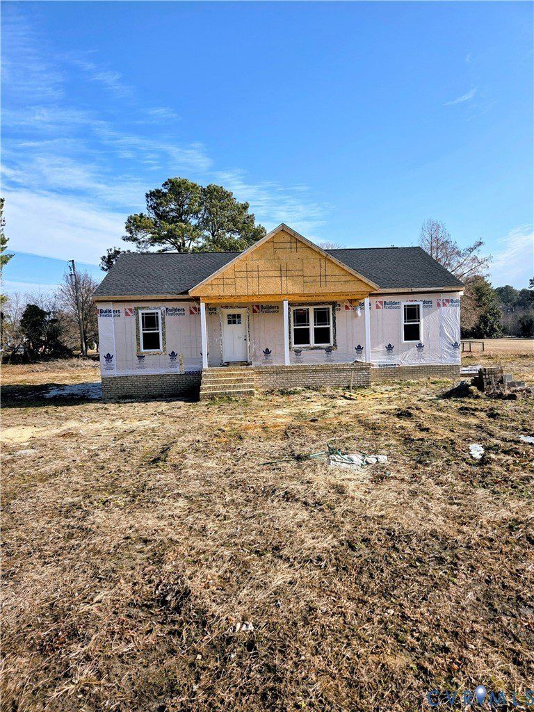 64 Parrotts Creek Lane. Water View, VA 23180