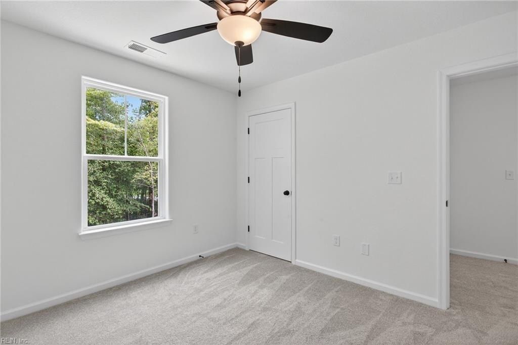 6469 Quaker Drive. Suffolk, VA 23437