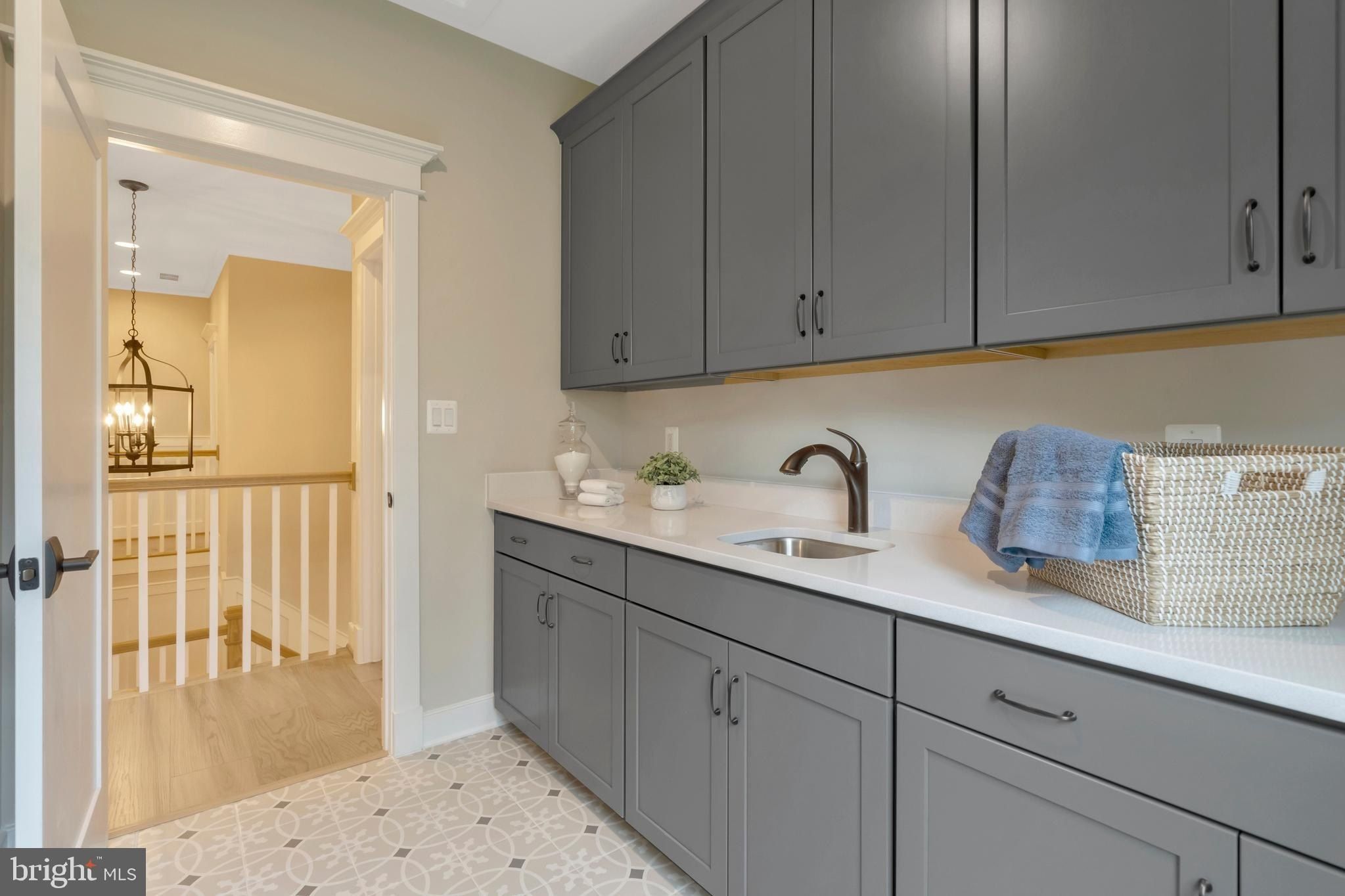 16020 Keymer Hill Court. Hamilton, VA 20158