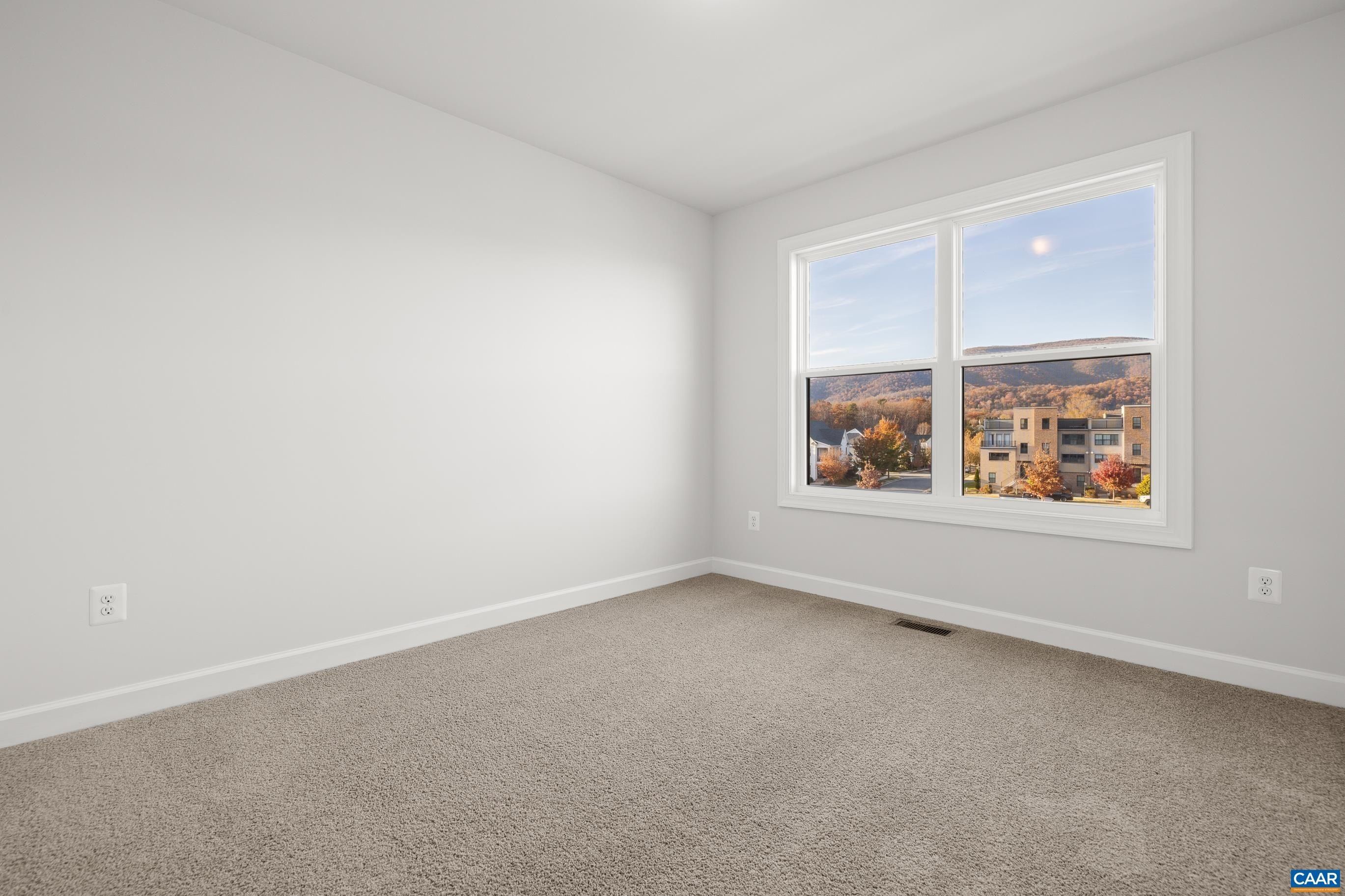 19D Wardell Crest. Charlottesville, VA 22902