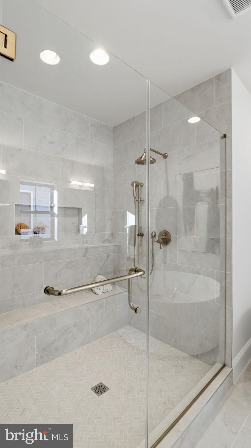 724 N Cleveland Street. Arlington, VA 22201