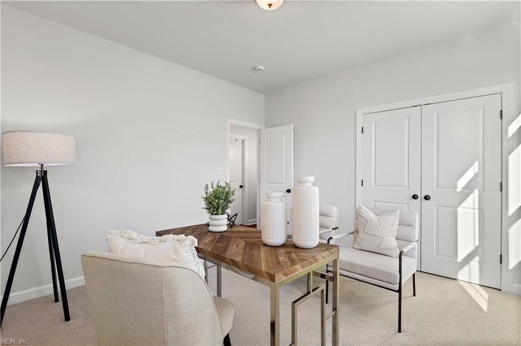 8 Apron Drive. Suffolk, VA 23434