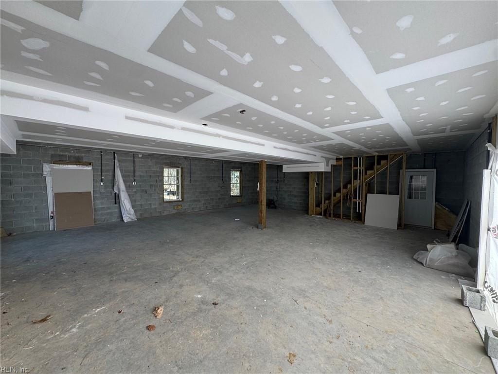 3901 Seaford Road. Seaford, VA 23696