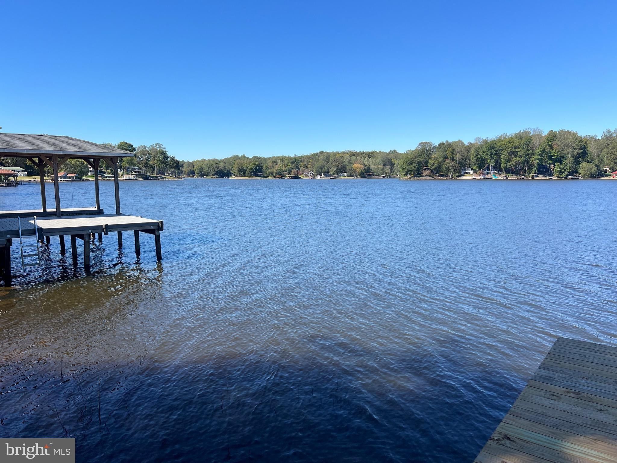 1134 S Lakeshore Drive. Louisa, VA 23093