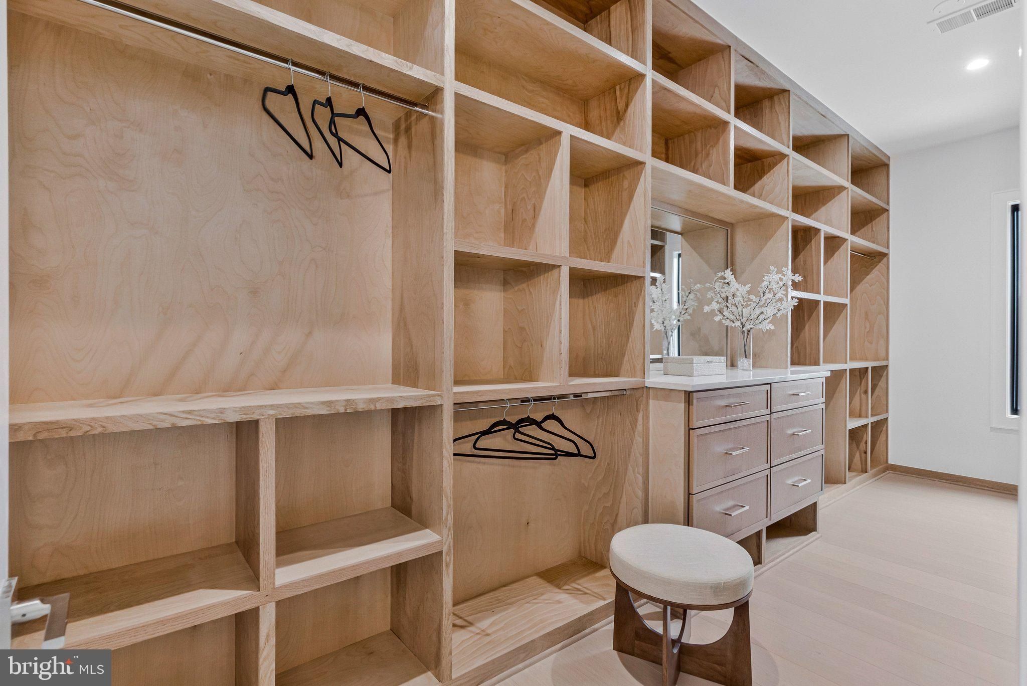 942 Dead Run Drive. McLean, VA 22101