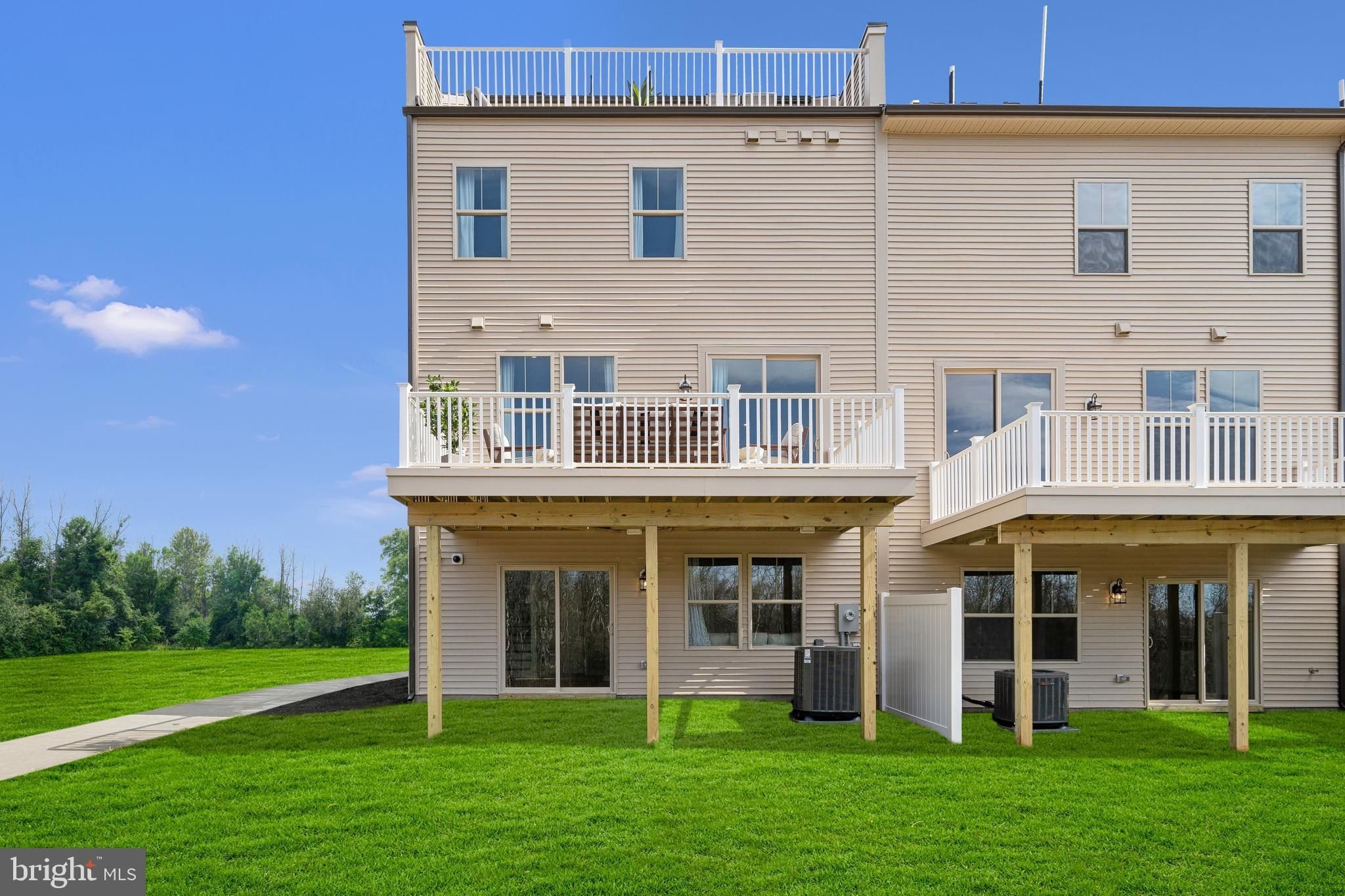 205 Chianti Terrace Se. Leesburg, VA 20175