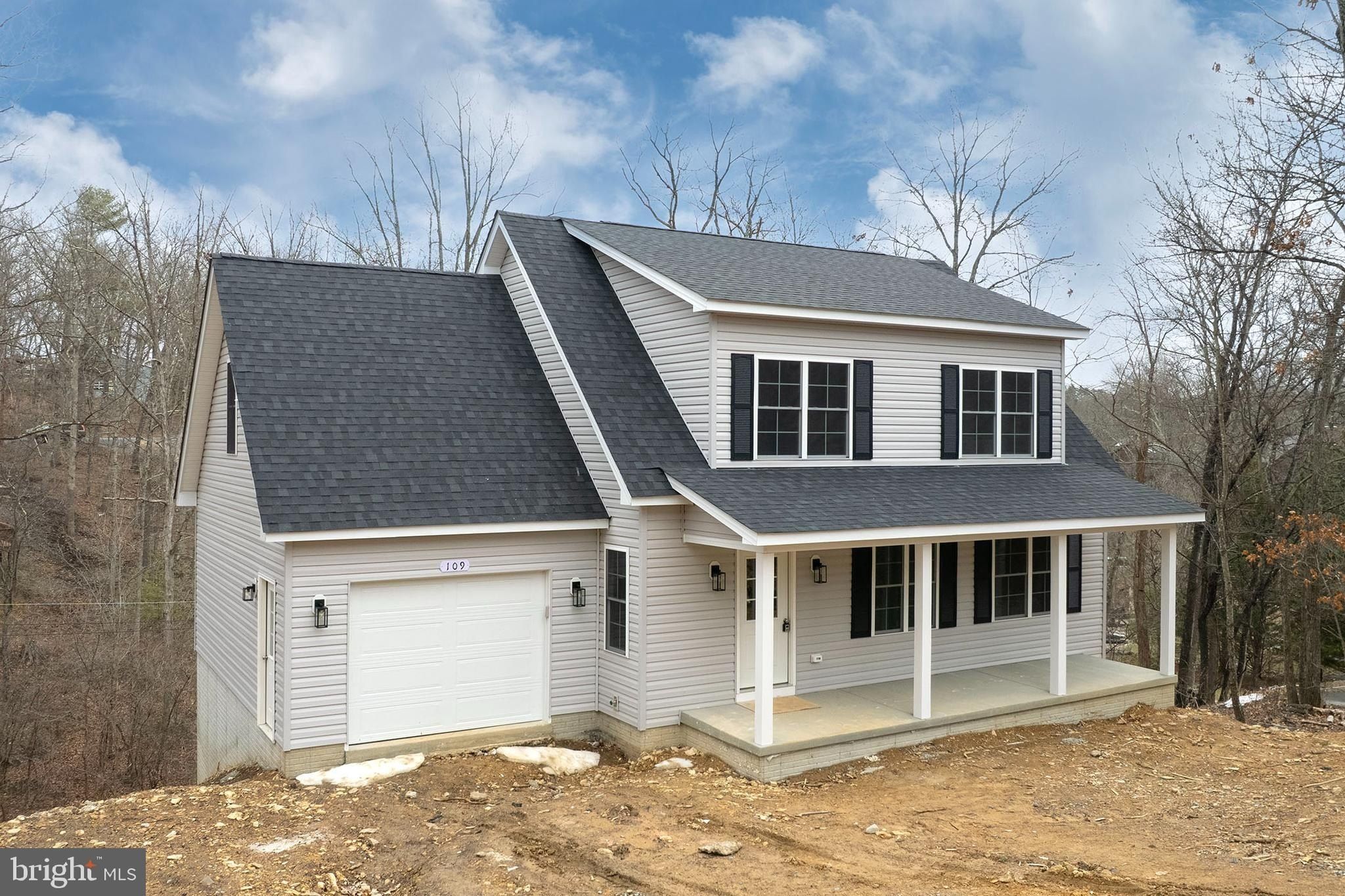 109 Sycamore Place. Cross Junction, VA 22625