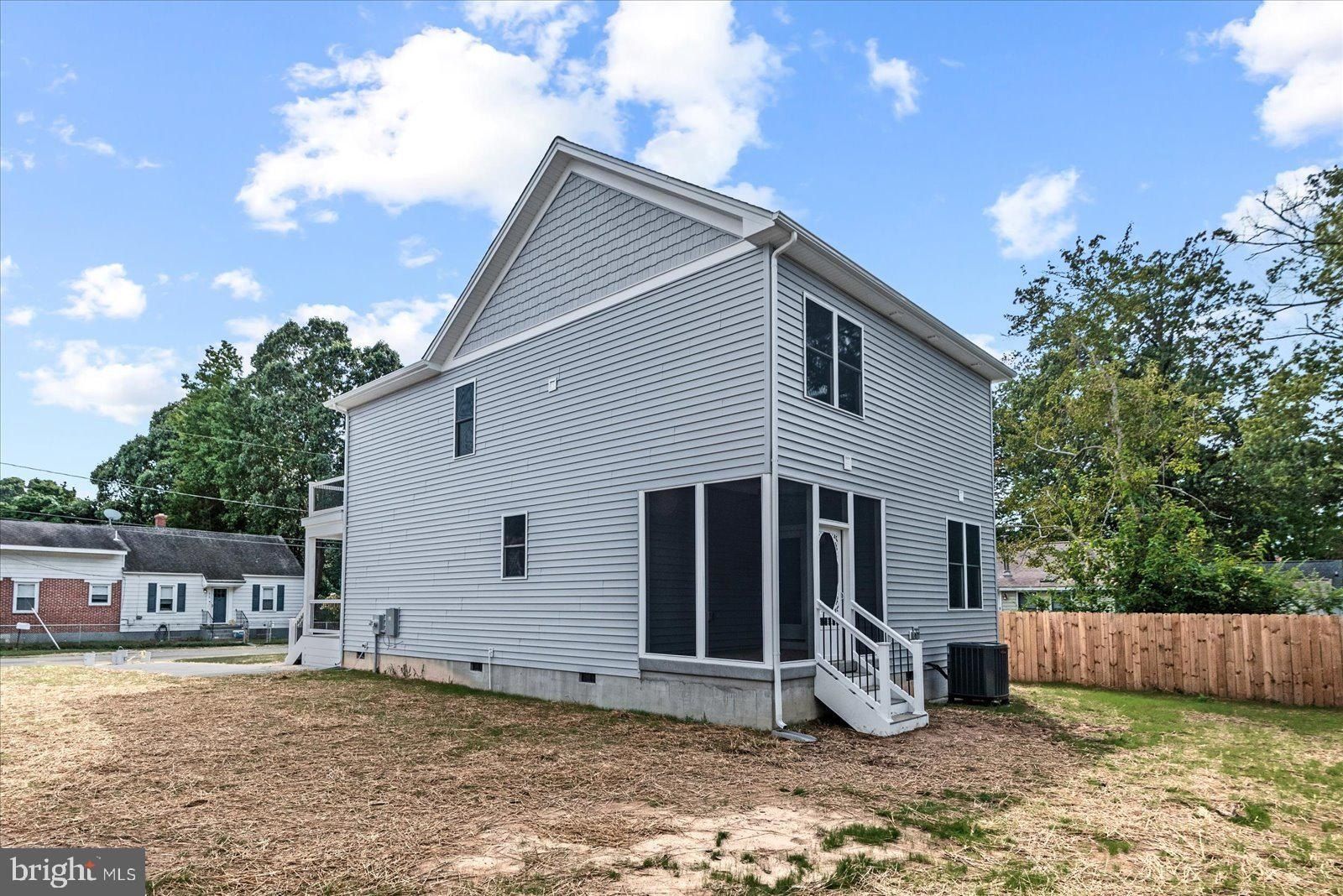 207 Lincoln. Colonial Beach, VA 22443