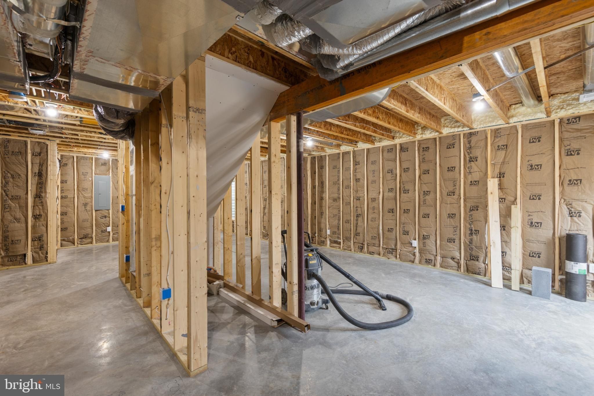 220 Lakeland Circle. Middletown, VA 22645