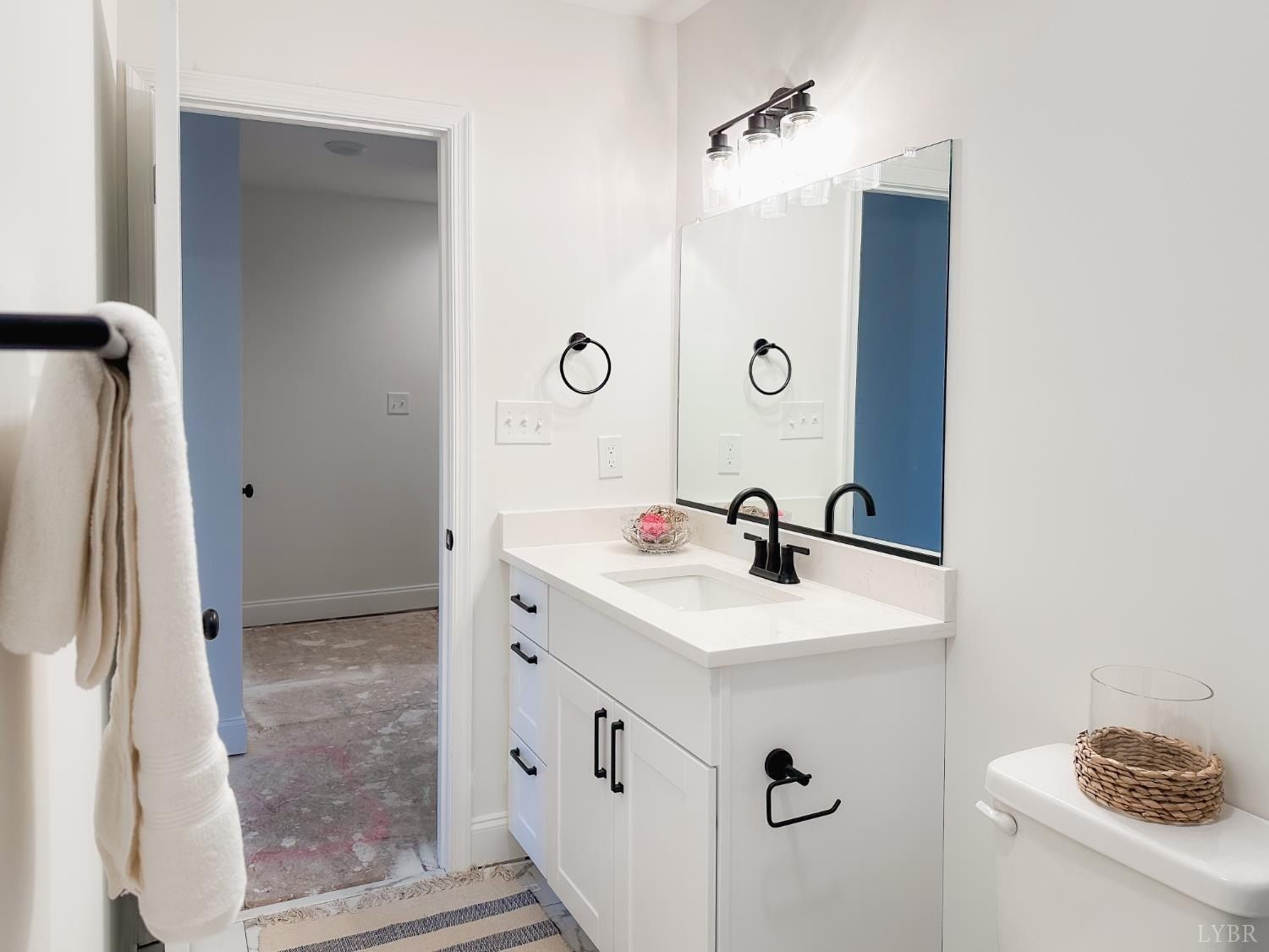 110 Aaron Place Unit 611. Lynchburg, VA 24502