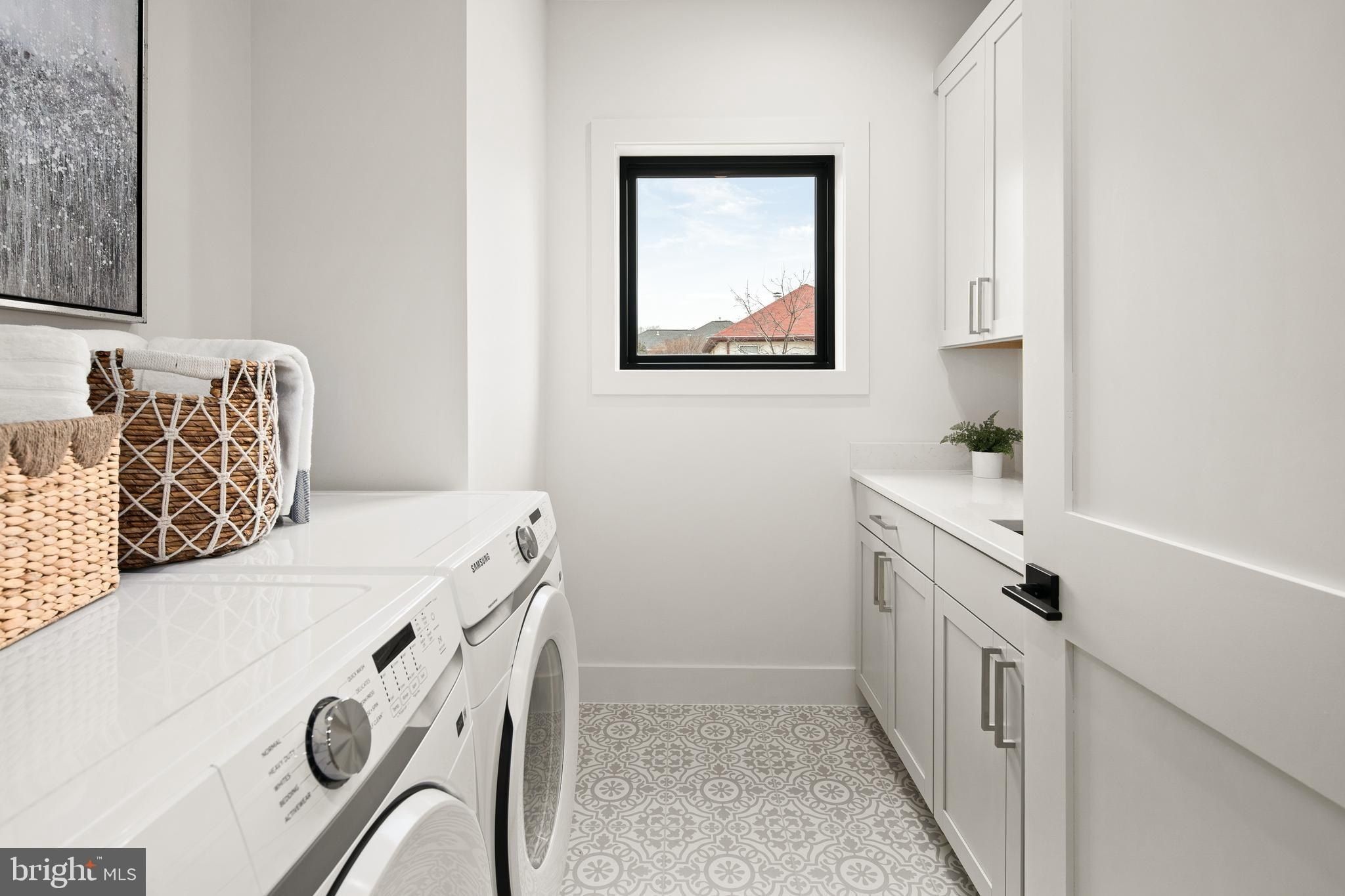 126 S Highland Street. Arlington, VA 22204