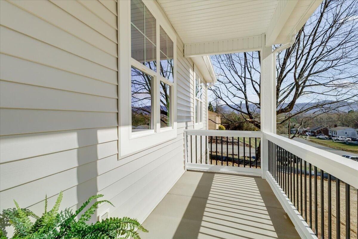 266 Fairfield Ln. Troutville, VA 24175