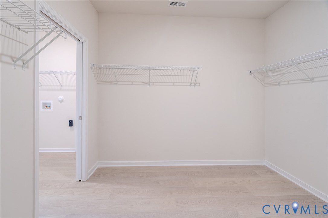 000  Canoe Pointe Loop Unit992. Moseley, VA 23120