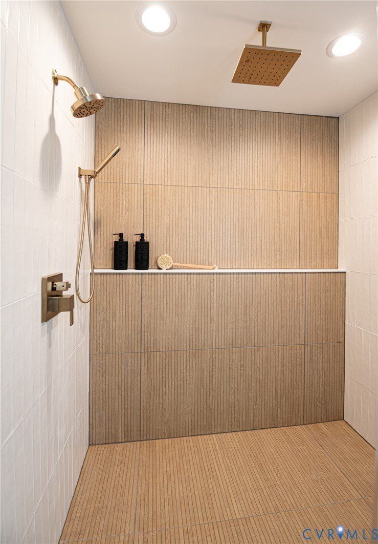 2402 Perry Street. Richmond, VA 23225