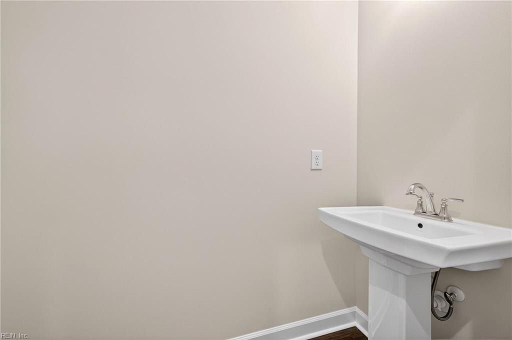 1008 Gadsby Lane. Williamsburg, VA 23185