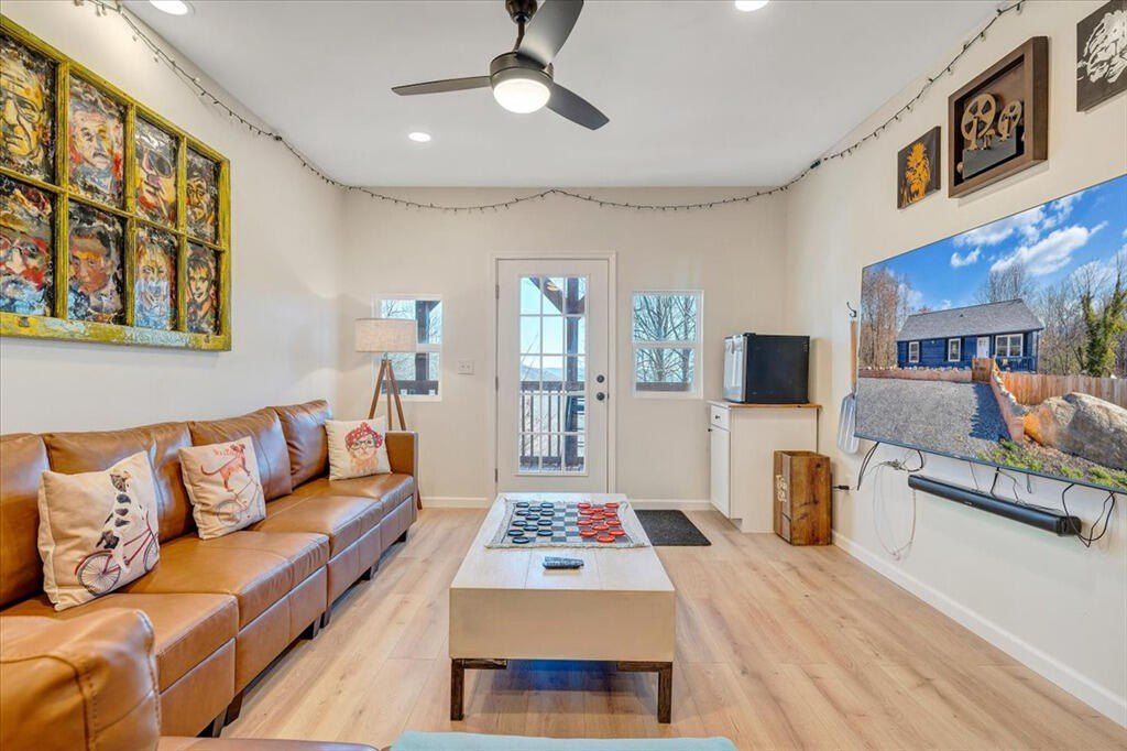 1039 Fosters Knob Rd. Blue Ridge, VA 24064