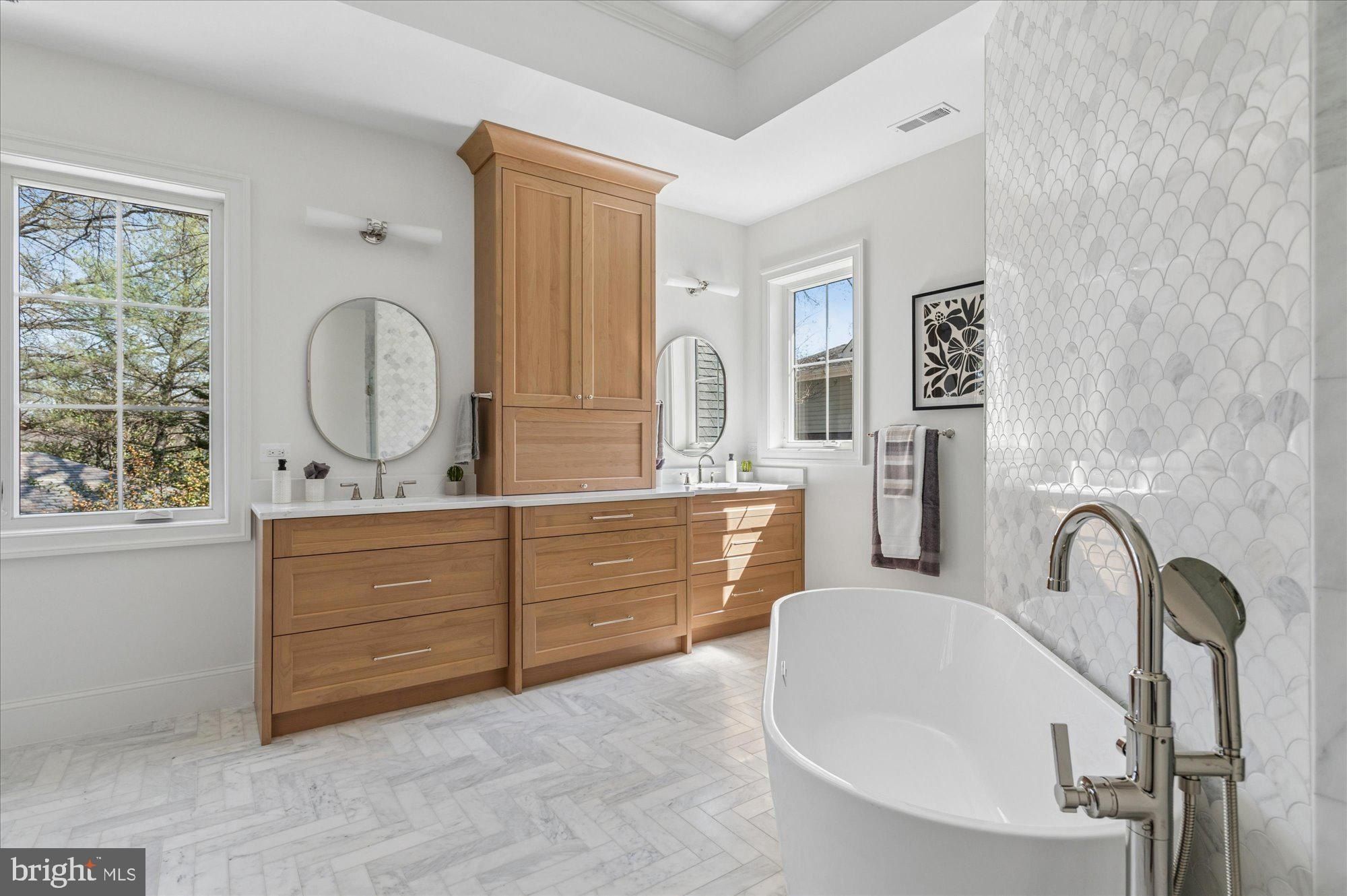 2400 N Lincoln Street. Arlington, VA 22207