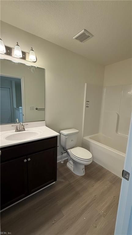 1013 Robinson Road. Suffolk, VA 23434