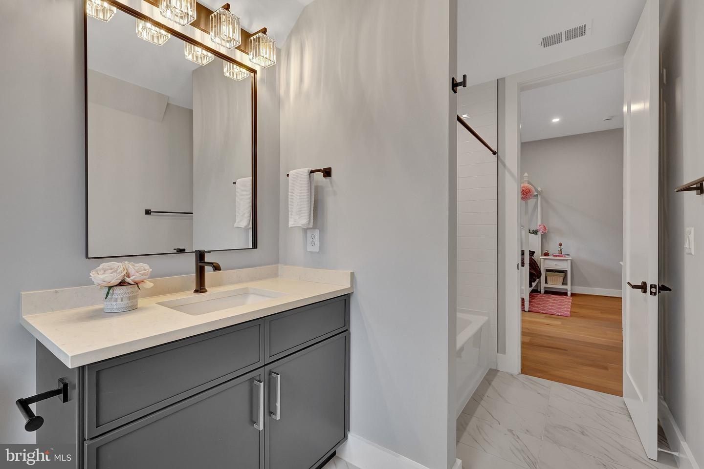 1100 Balls Hill Rd. McLean, VA 22101