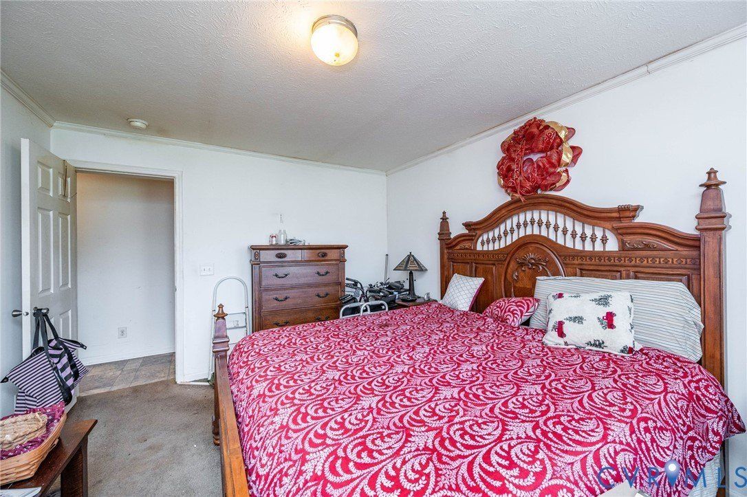 20806 Horseshoe Road. Carson, VA 23830