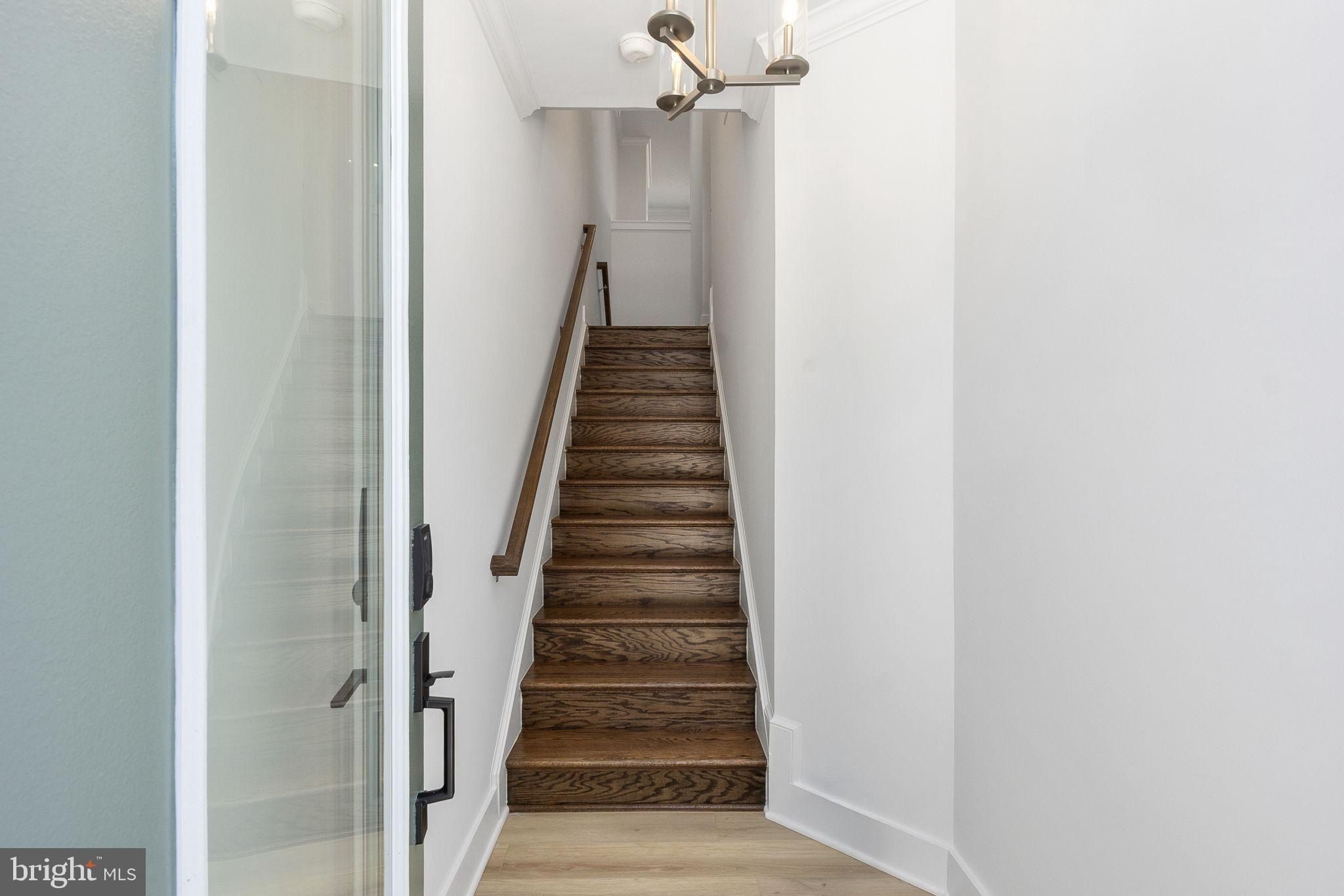 8456 Begonia Lane. Lorton, VA 22079