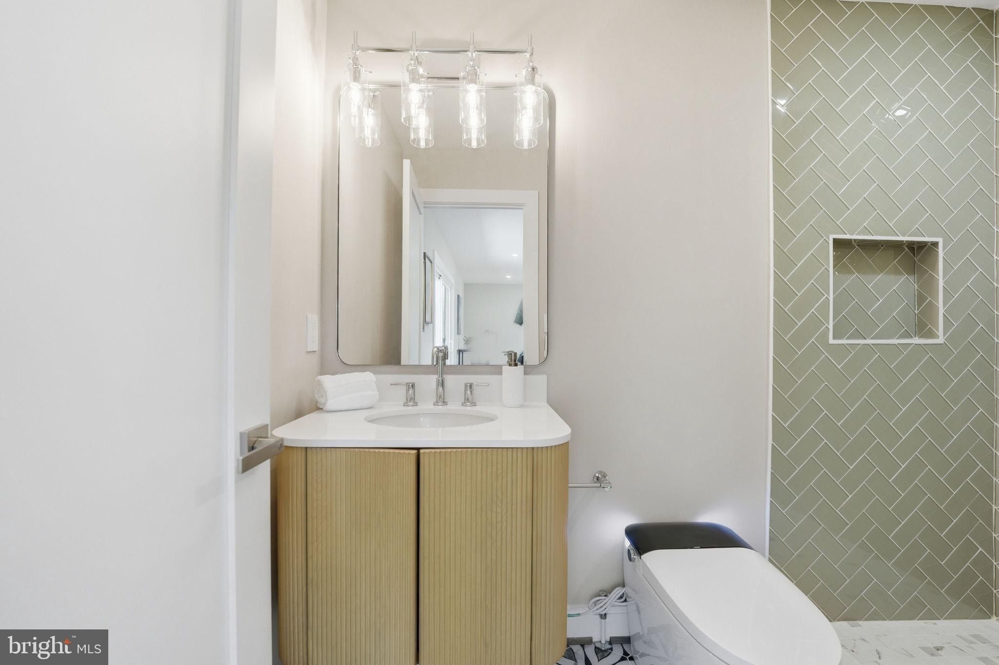 5709 5Th Street S. Arlington, VA 22204