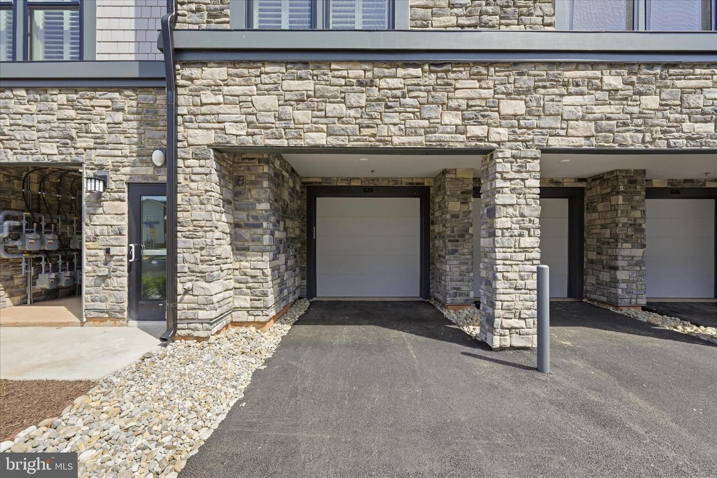 23651 Havelock Walk Ter 304. Ashburn, VA 20148