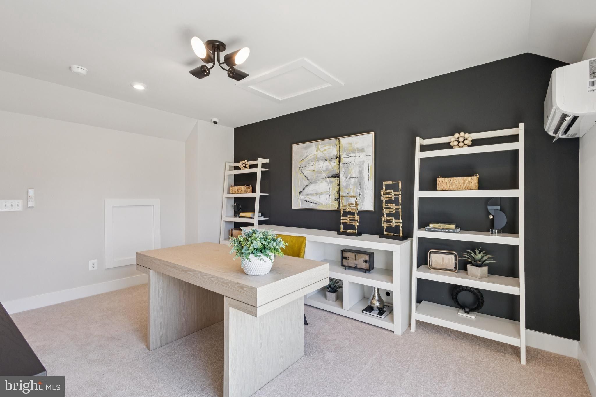 3742 District Drive. Woodbridge, VA 22193