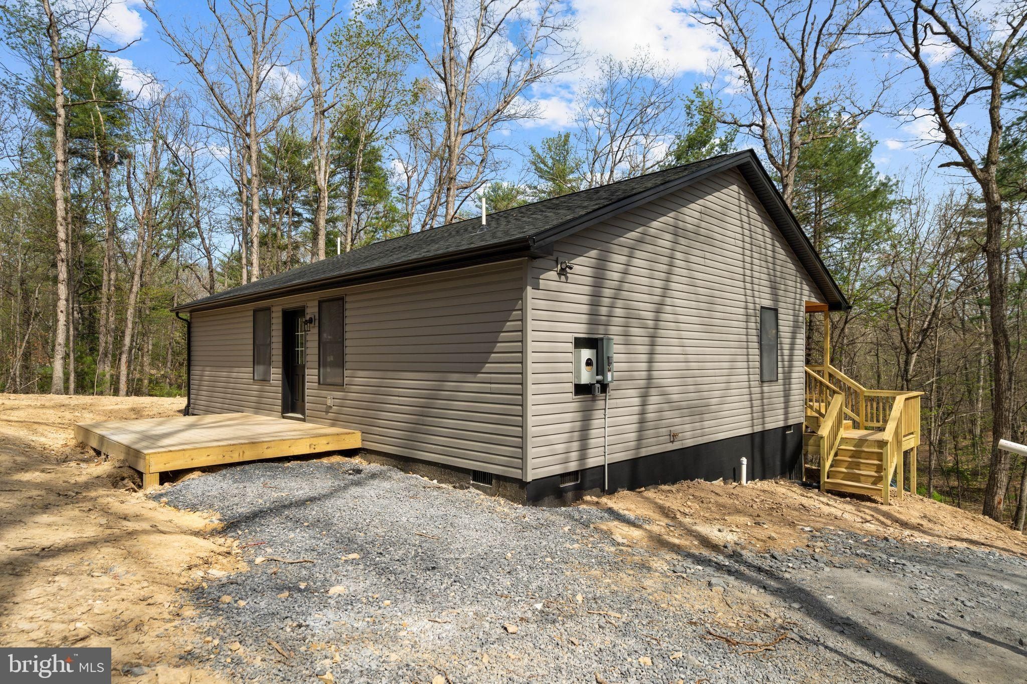 5 Pin Oak Lane. Basye, VA 22810
