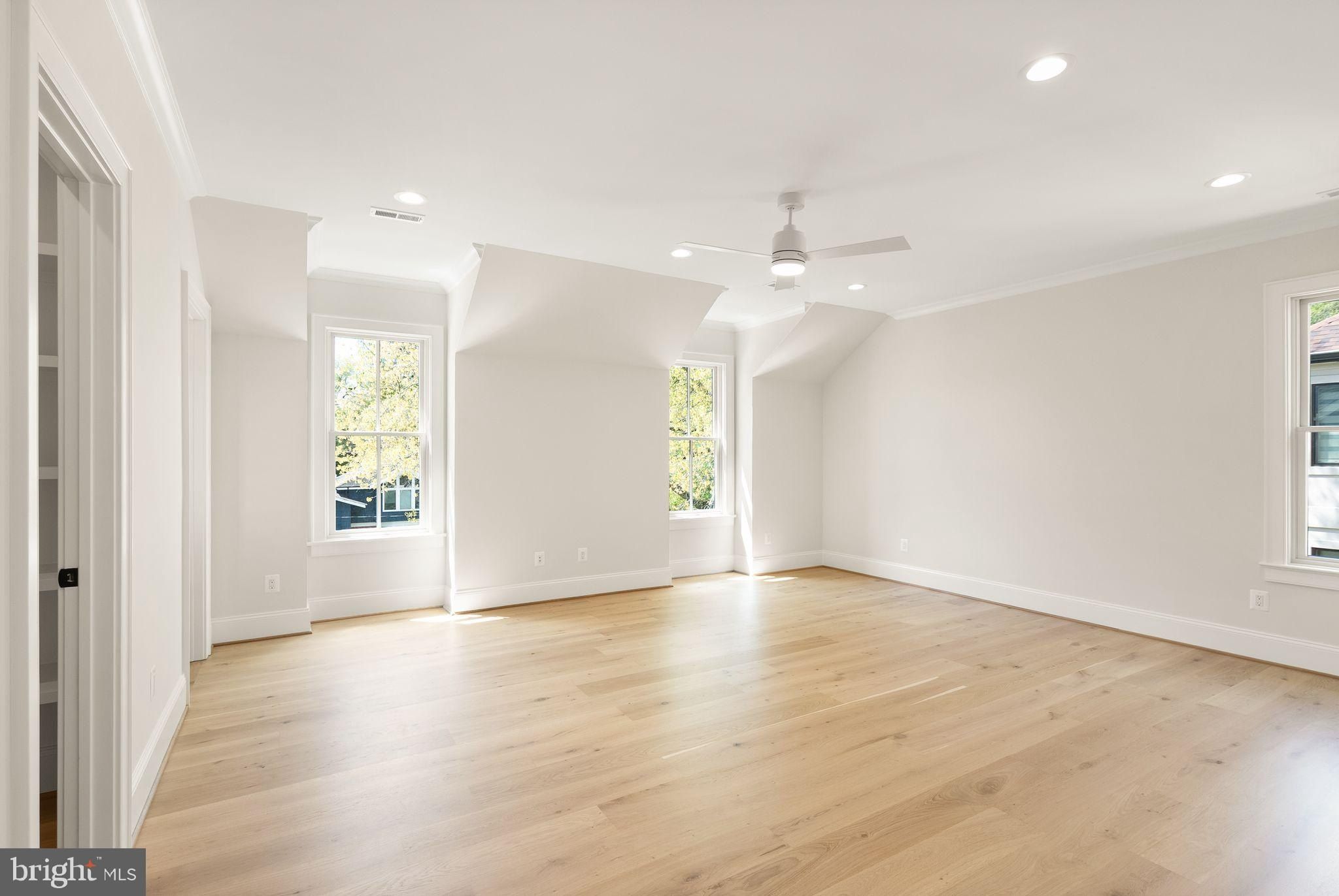 5850 Upton Street. McLean, VA 22101