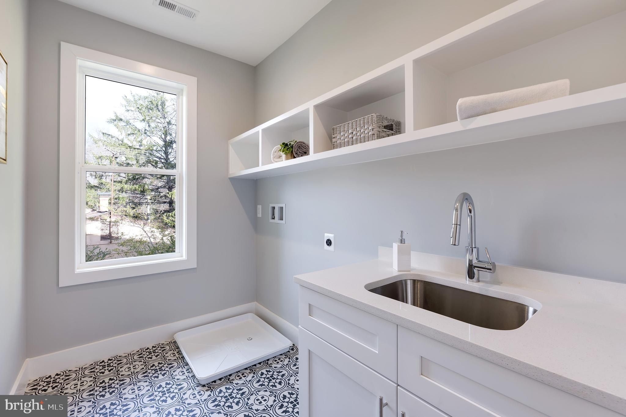 125 Casmar Street Se. Vienna, VA 22180