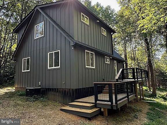 325 Persimmon Hill Drive. Roseland, VA 22967