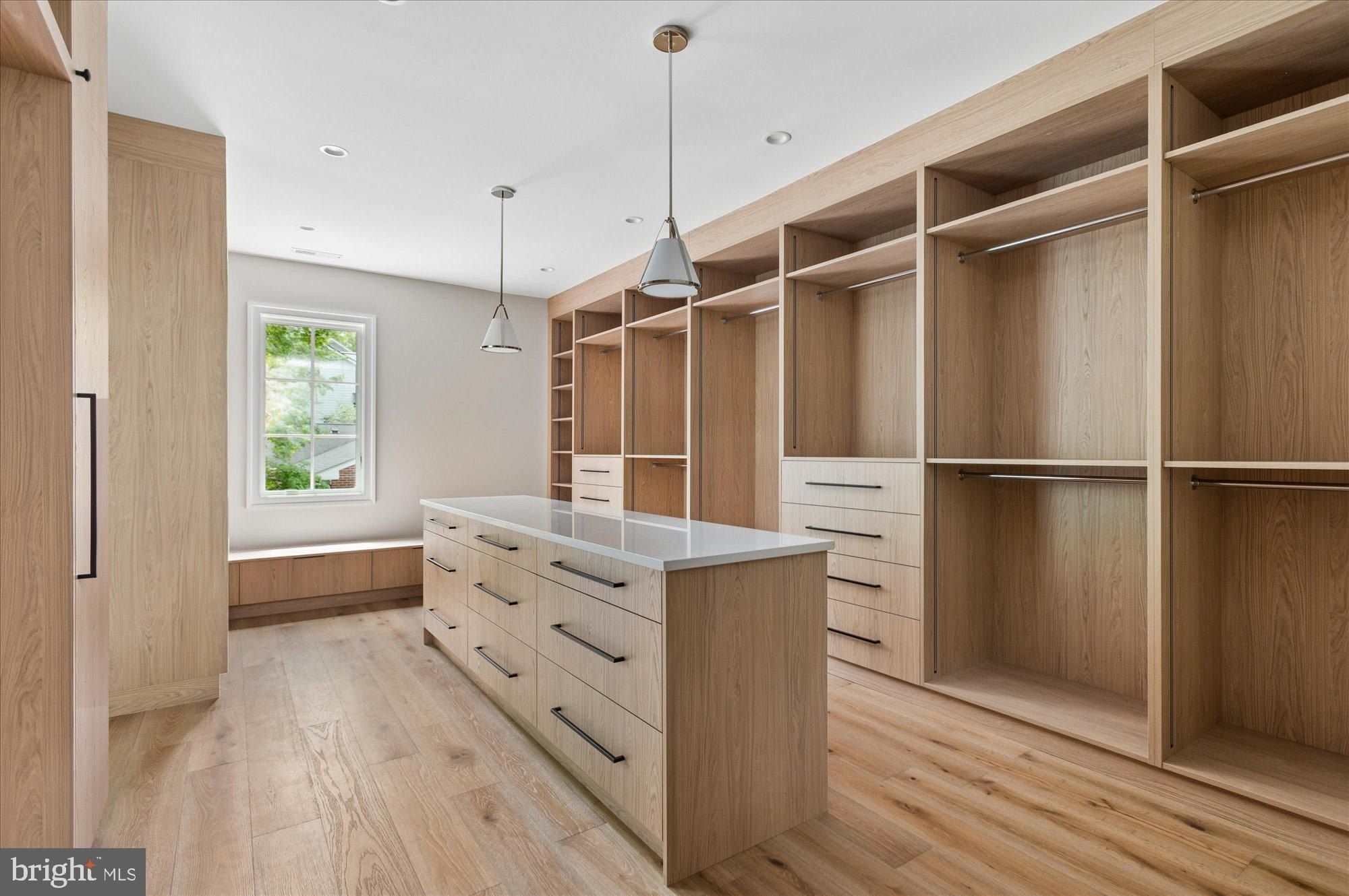 1515 Crestwood Lane. McLean, VA 22101