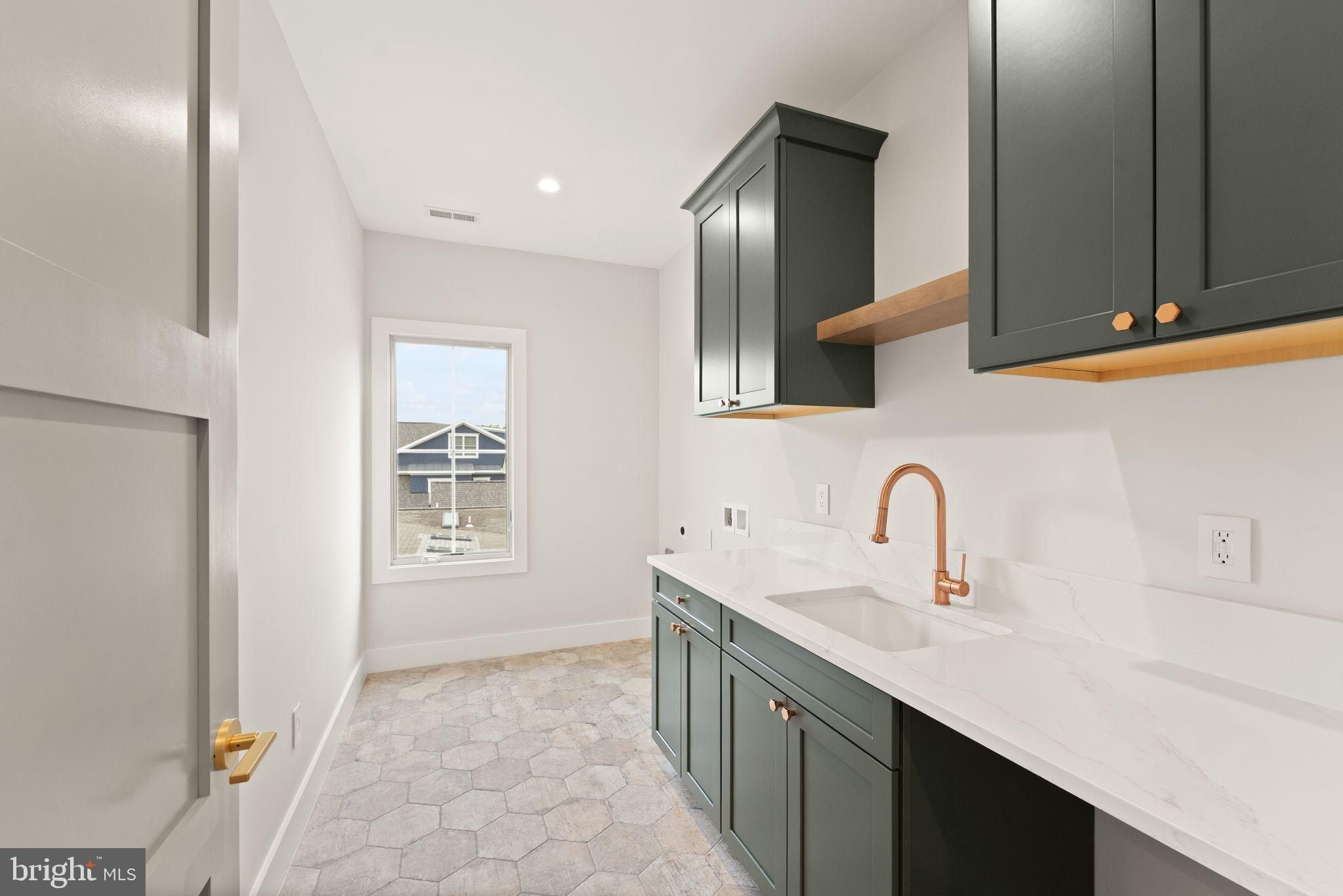 324 Tapawingo Road Se. Vienna, VA 22180