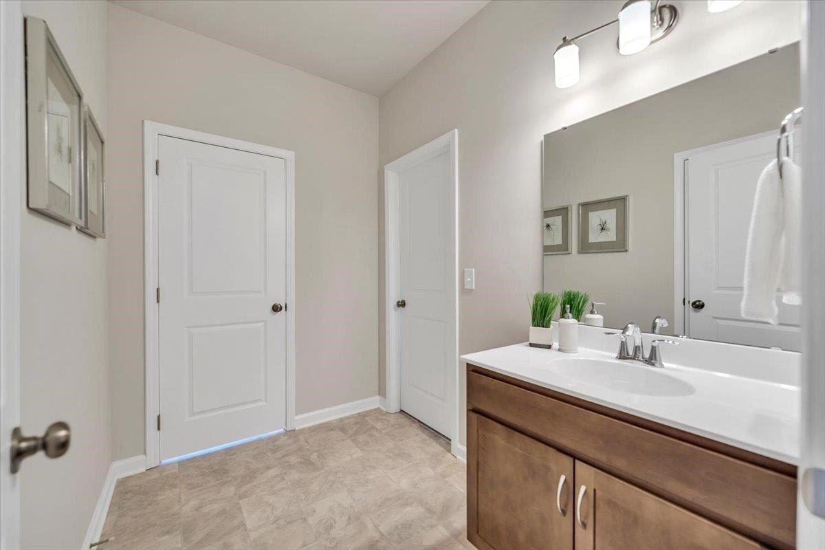 7379 Kingss Point Drive. Fairlawn, VA 24141