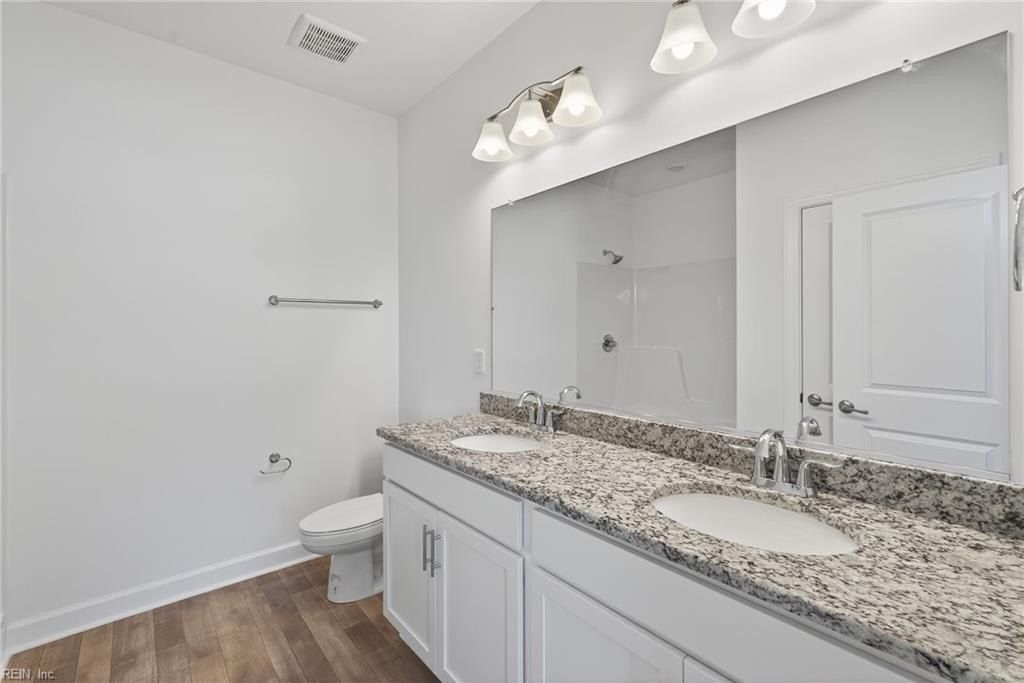 4928 Apricot Way. Chesapeake, VA 23321