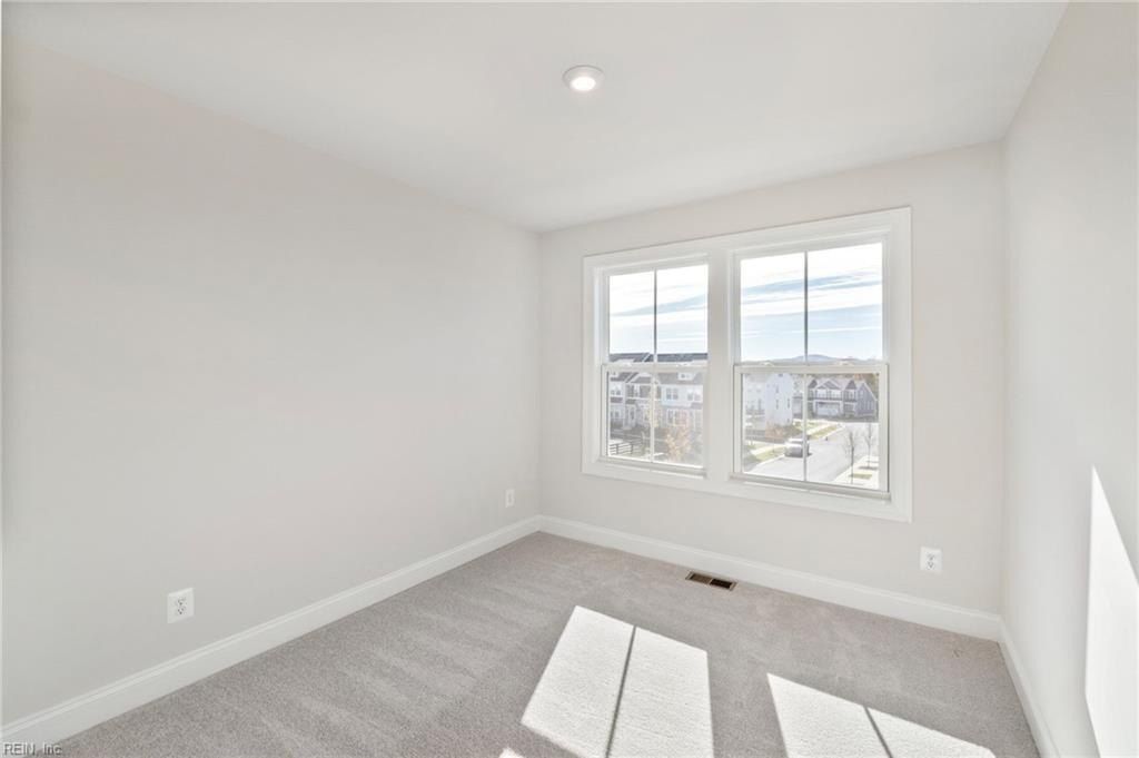 5 Bracewell Lane. Yorktown, VA 23692