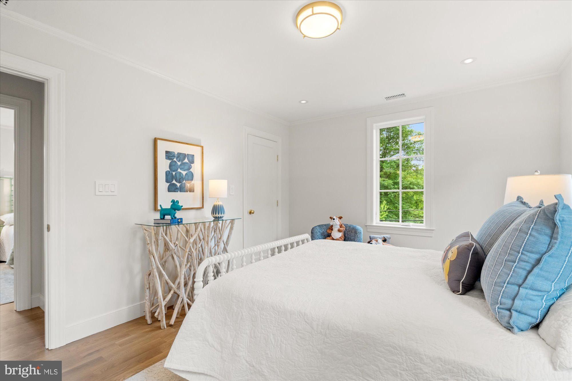 1004 Virginia Avenue. Alexandria, VA 22302