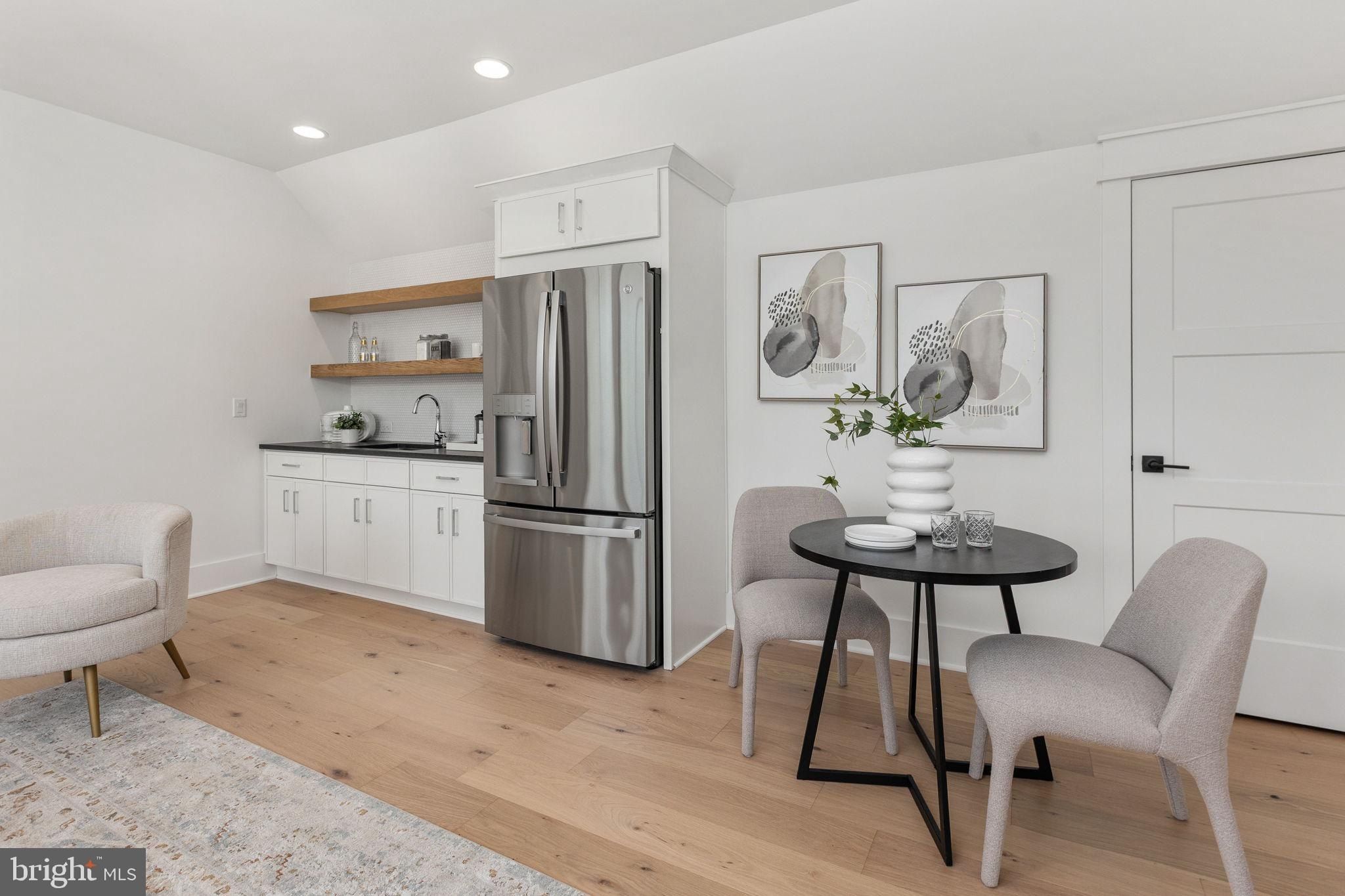8642 Mchenry Street. Vienna, VA 22180