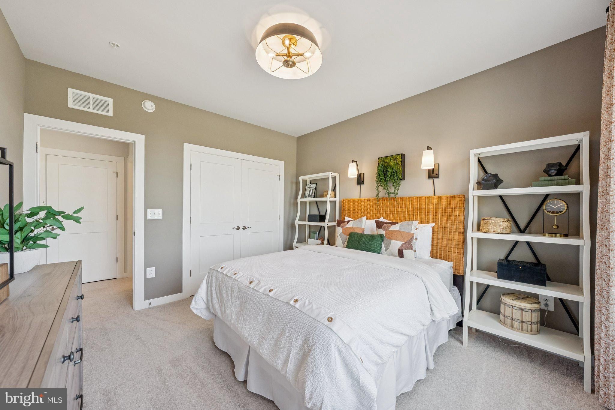 11005 Joslin Street. Manassas, VA 20109